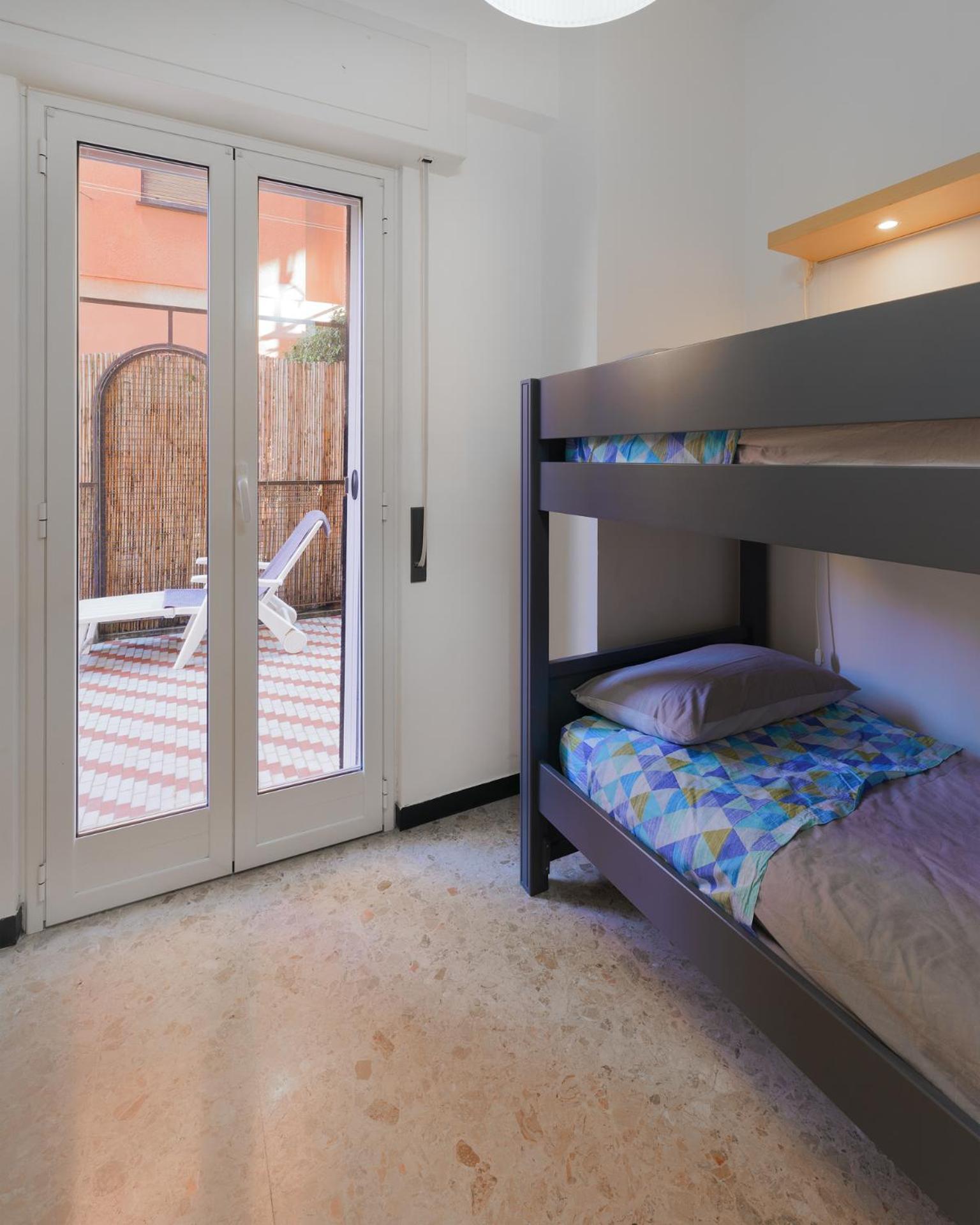 Victor House Apartment *